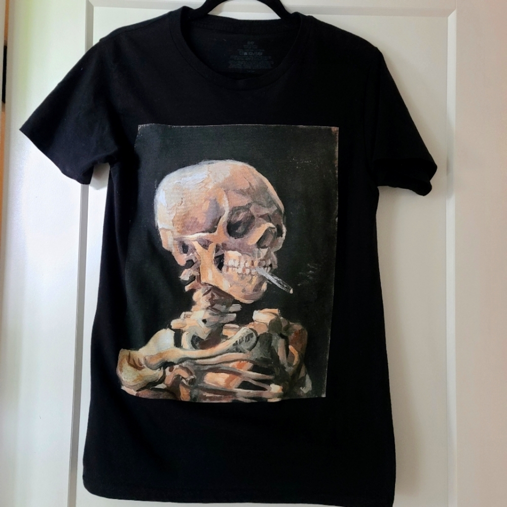 Skeleton graphic tshirt